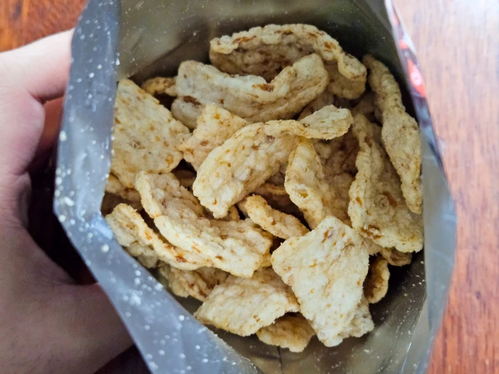 오잉 노가리칩 청양마요맛의 포장을 뜯은 모습